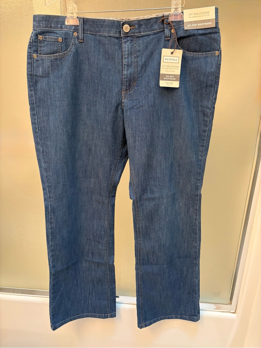 Merona NWT Women’s No Gap Waist 18 Regular Blue Mid-Rise Bootcut Jeans